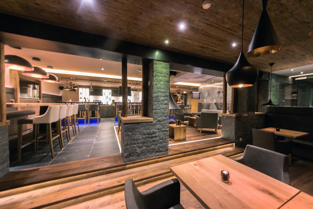 זאמנאון Hotel Des Alpes מראה חיצוני תמונה